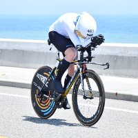 膝に矢を受けてしまった儂だが、また自転車に乗り始めてな。