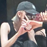 回: praying eunha onew collab🙏