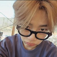 laur ☯︎ ˙⋆✮🤍💙