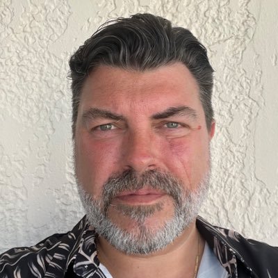 Clive Lomax 🇮🇪 🌶 🌶 🌶 🌶 🌶