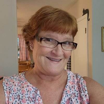 Julie aka Call Mee Mee