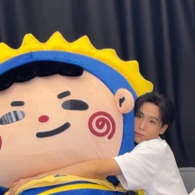 vi 🌈🖤starmie💙💛