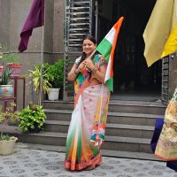 Ragini ...SKV west vinod nagar 1002032