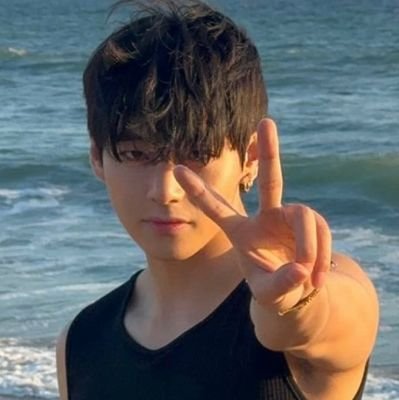 花뷔라ᴠTAE CREWⓥ