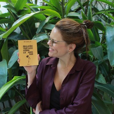 joydivision 💚 en tuiter no uso comas 🤷‍♀️