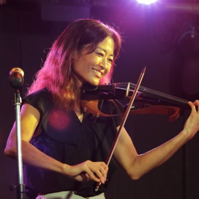 エレキバイオリニストのWakana Violins（わかな）