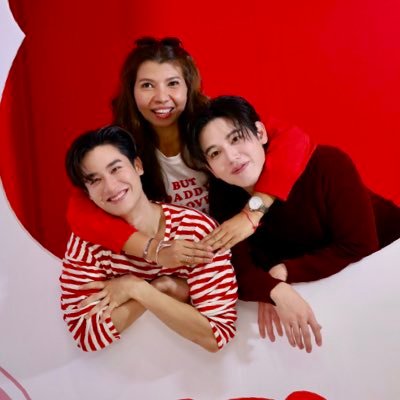 East🐼เหมียวชมพู&วาฬรวยยิ้ม🐳