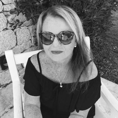 Debbie Mac ♊️⭐️〓〓