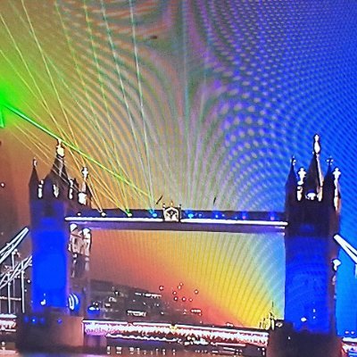 Twins on a Bus 𝕏 🇬🇧🇩🇪🇮🇹🌏