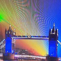 Twins on a Bus 𝕏 🇬🇧🇩🇪🇮🇹🌏