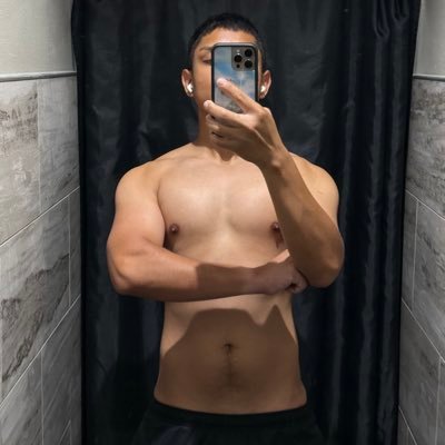 Emett 𐔌՞. .՞𐦯