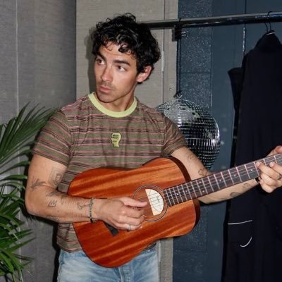 MUSICFAN Believes In Papi Joe 🌼🎼 ( Baddie)