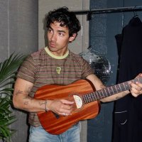 MUSICFAN Believes In Papi Joe 🌼🎼 ( Baddie)