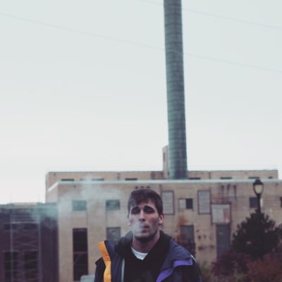 troyleft 🚶🏻‍♂️🕳