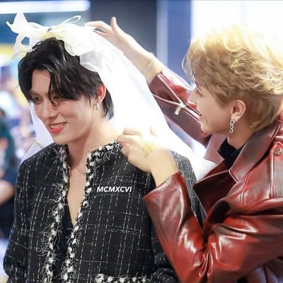 ロレナ • Auralis