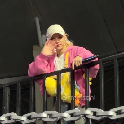 minshua lee ◠‿◠