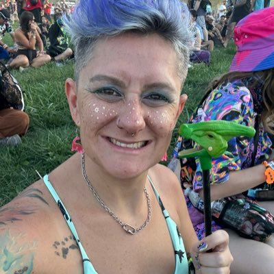 Laura Lee 🧚🏼‍♀️🦄🧜🏼‍♀️🐍