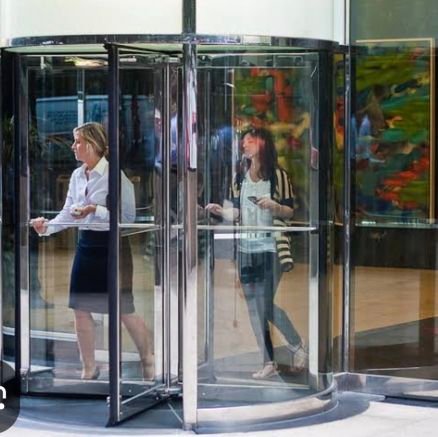 Meghan Markles Revolving Door