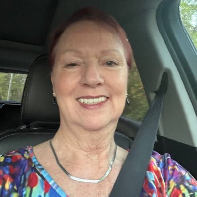 Suzyq. Lady in Red⚽️ 🇨🇦 🇬🇱🏴󠁧󠁢󠁥󠁮󠁧󠁿🇬🇧