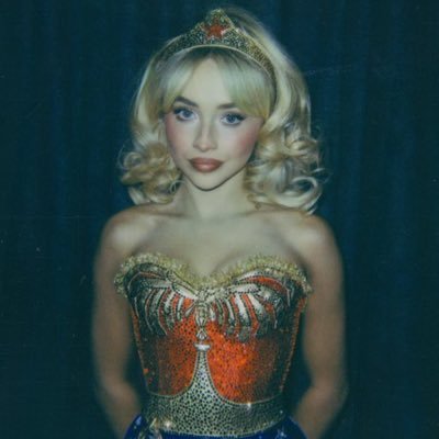 clois firstborn 💋🐾