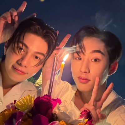 Talleke 💚🎸📷💕🔫🏛️❤️🍓🍷💙🌊🏄