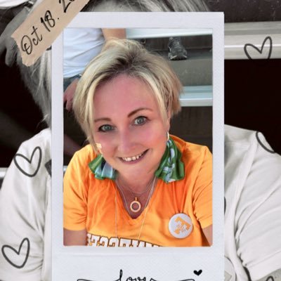 Mitzi🧡🅅🄾🄻🅂🏈⚾️🏀🥎