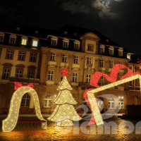 VivianChristmasLight