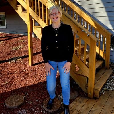 Jill 🍷💙🐻⚾️🏈🇺🇲🇺🇦🌷☀️📚