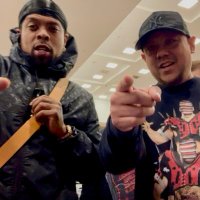 DELZ aka THE SNEAKER ADDICT