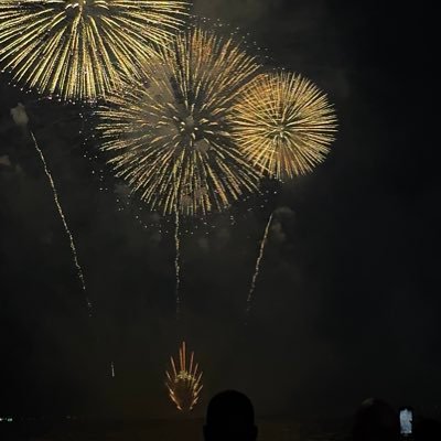 พระจันทร์ขี้เหงา 💚🩷☔️