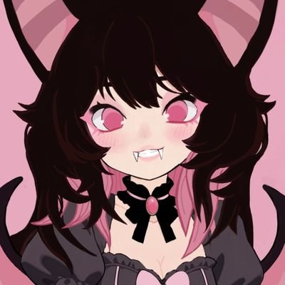 Vampie ♡ 🔜 Momocon