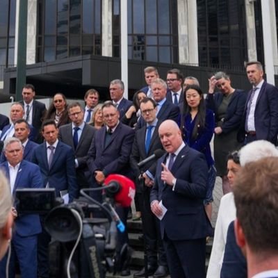 Ko Elizabeth ahau woke af