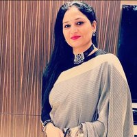 Alisha Tomar (मोदी का परिवार)