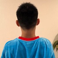 父親のお店始まったらしいわ。（息子）