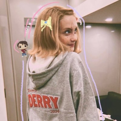 izzy 🎈arwyn pilled 𝜗𝜚