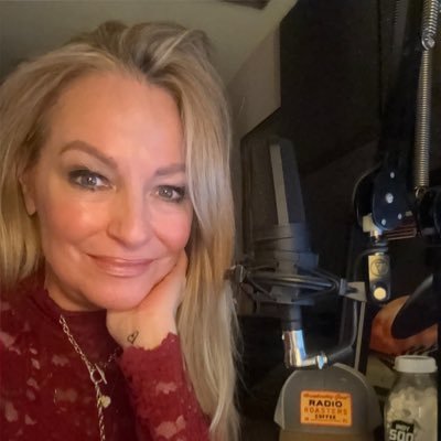 🎙Laura Steele🎙