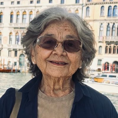 Tia Cris ☕️🌵👵🏽