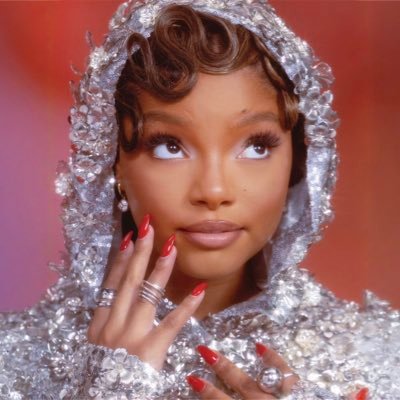 Halle Headquartersᴴᴮ