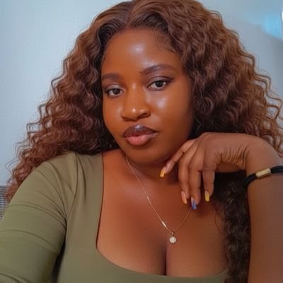 Annie | XORA Co. (Perfumes • Fashion Items)