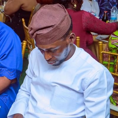 Uncle Kọ́lá ® 🛫