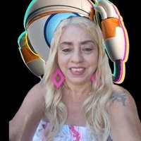 🧨Vania Freitas 👁️