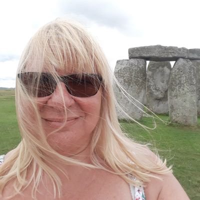 Laura 🌎☮️🕊️💜❎