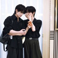 joss is obsessed with Gawin ass