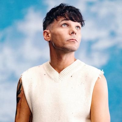 Nat🕊️ LT 🖤❤️🧡