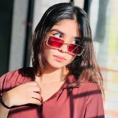 🅠︎🅤︎🅔︎🅔︎🅝︎ 