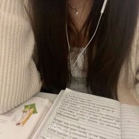 nini | biomedgirl ⚕