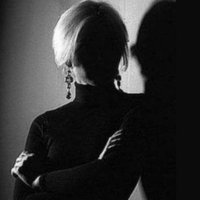 البيـارق العاليـة