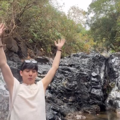 megshi ; 💫🪐🍎💚🖤