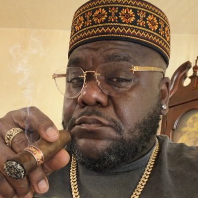 (H.O.E.) Wholesome Teddy aka Rich Smells Dibiase