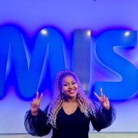 Phakamile Hlubi-Majola💫